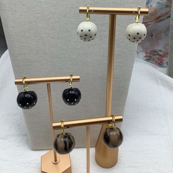 Set of Polka Dot and Animal Print Pierced earrings - Picture 2 of 2